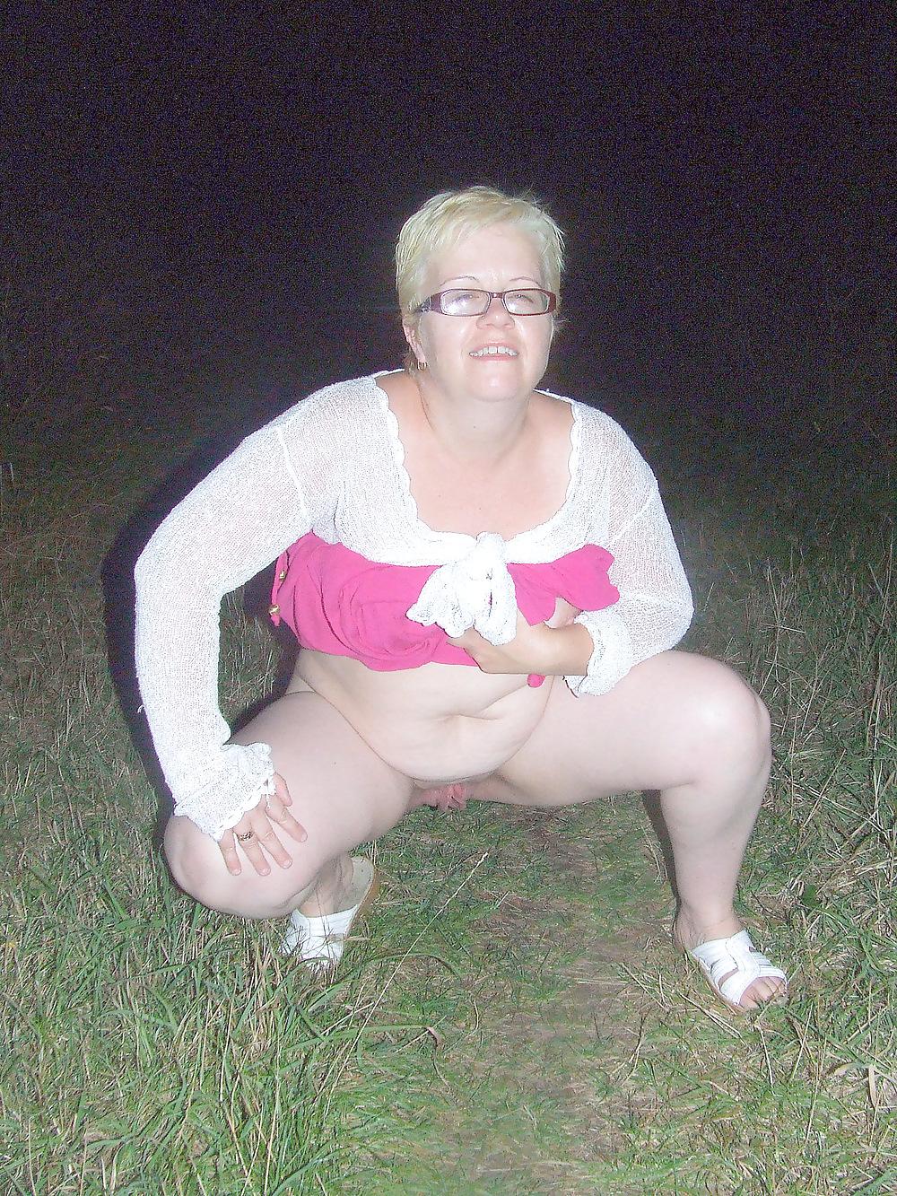 25P FRENCH MONIQUE OUTSIDE BY NIGHT