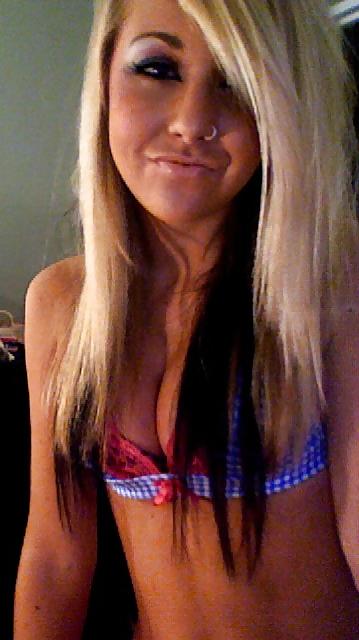 25P Loads of teen sluts