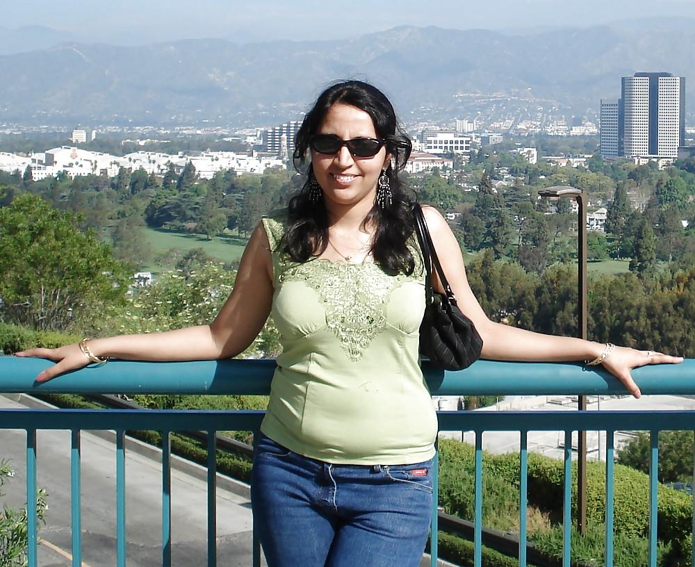 8P HOT & BUSTY DESI AUNTIES COLLECTIONS