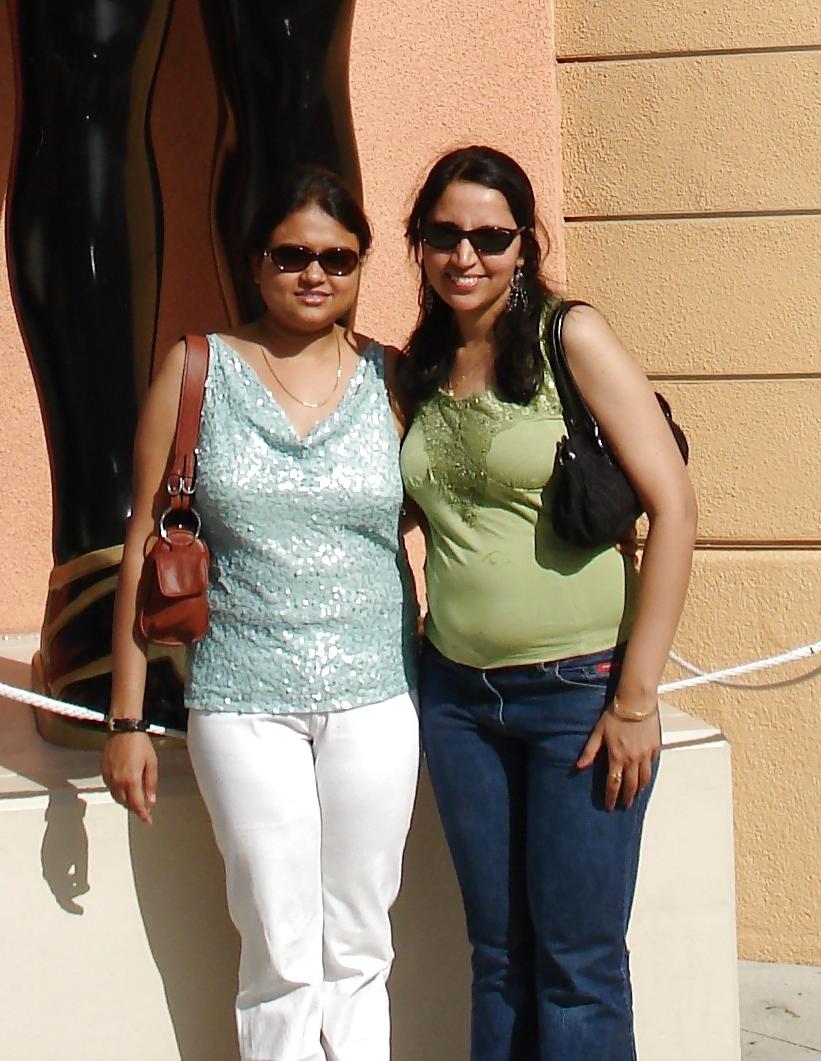 8P HOT & BUSTY DESI AUNTIES COLLECTIONS