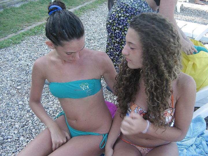23P HORNY BEACH TEENS AND SLUTS 02 - DIRTY COMMENTS PLS