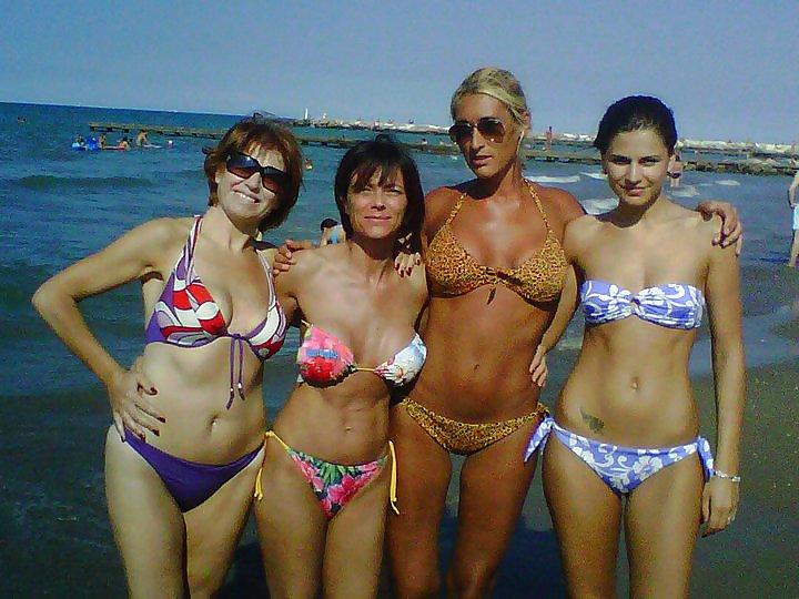 25P HORNY BEACH TEENS AND SLUTS 05- DIRTY COMMENTS PLS