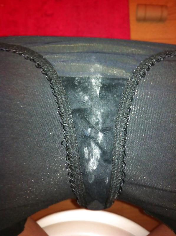 15P My gf,s pussy creamed knickers from today and has a taste 