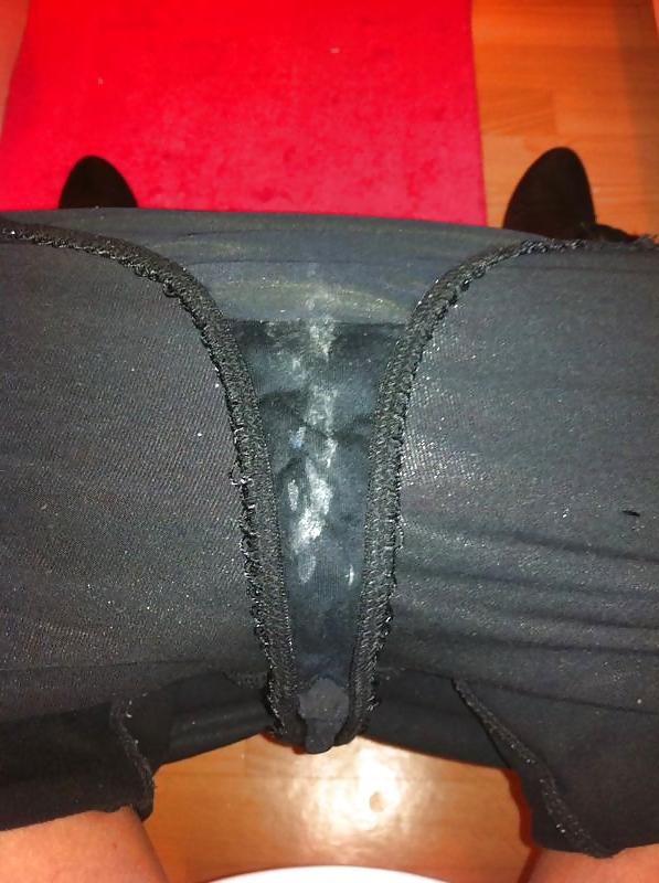 15P My gf,s pussy creamed knickers from today and has a taste 