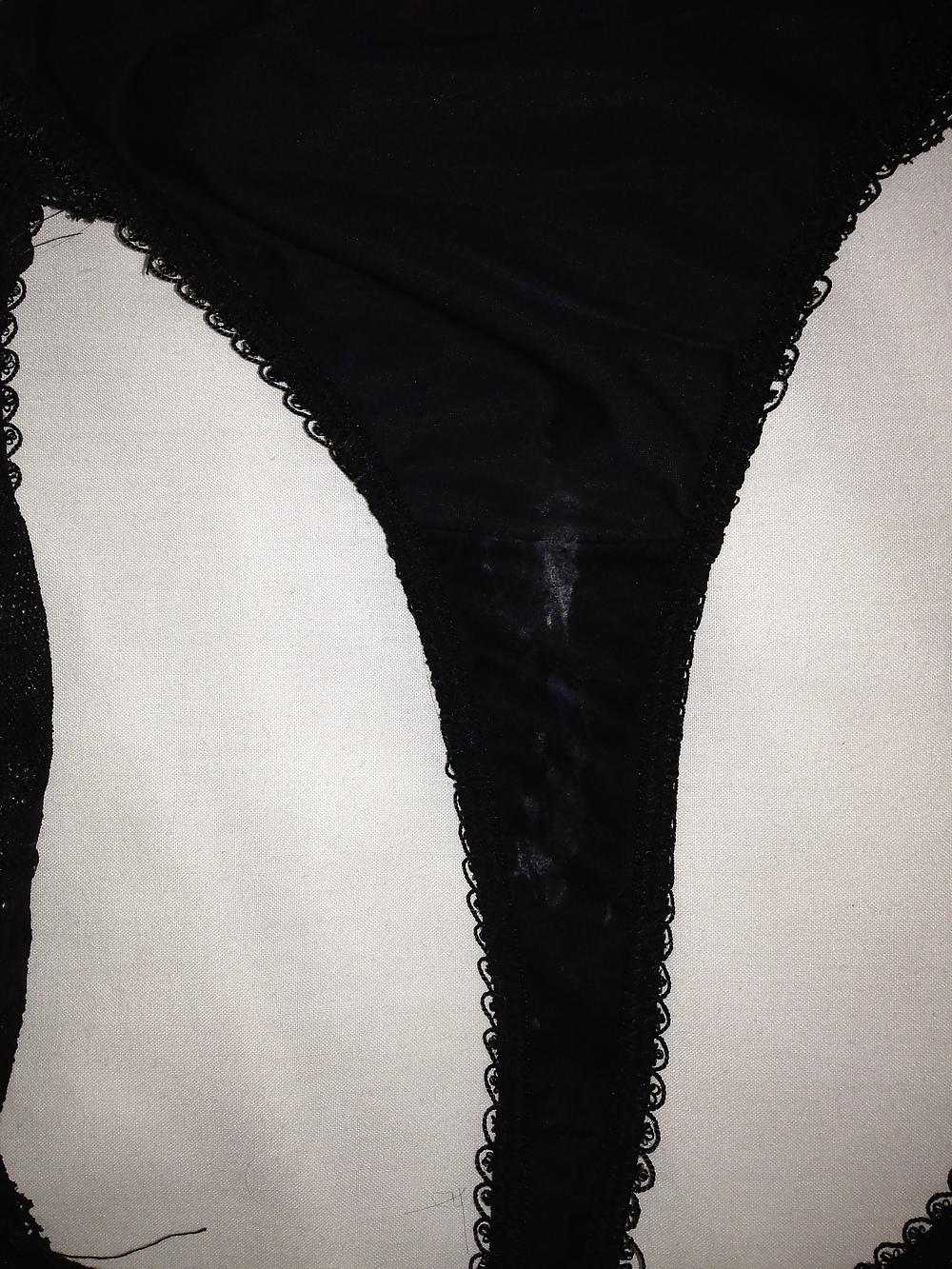 15P My gf,s pussy creamed knickers from today and has a taste 
