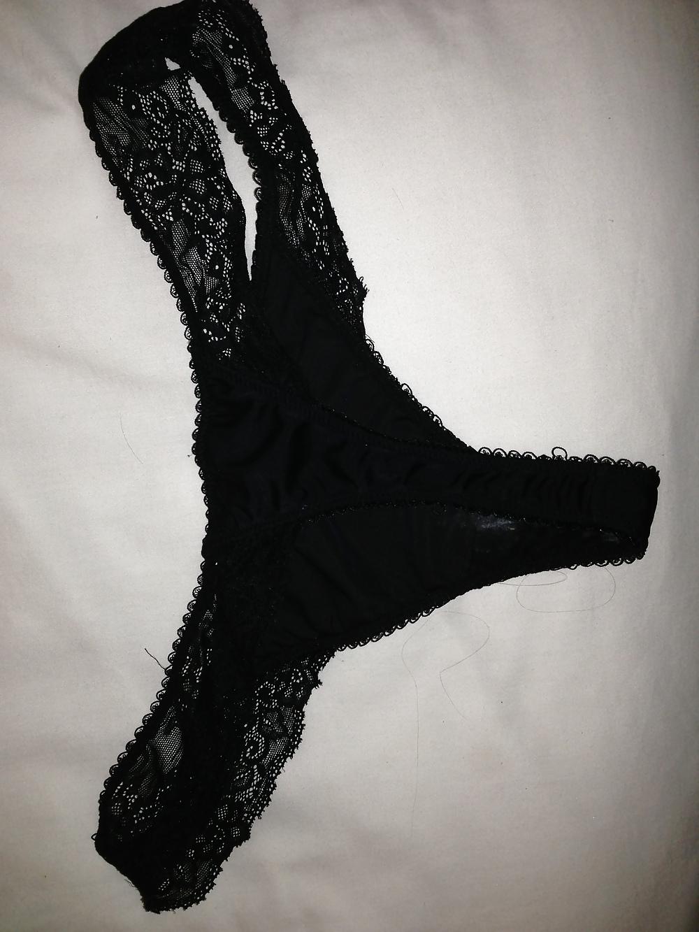 15P My gf,s pussy creamed knickers from today and has a taste 