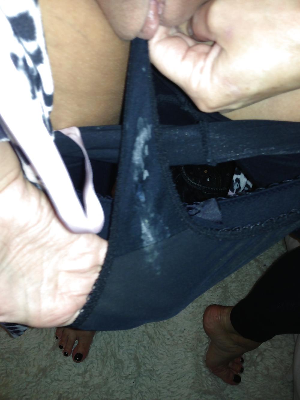 15P My gf,s pussy creamed knickers from today and has a taste 