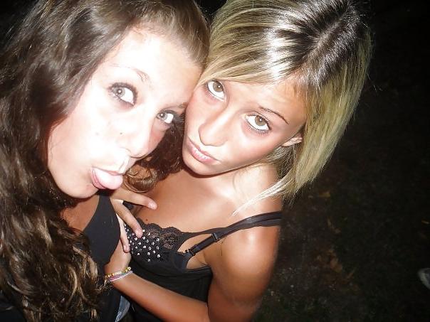 23P HORNY BEACH TEENS AND SLUTS 01 - DIRTY COMMENTS PLS