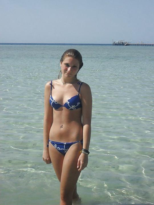 23P HORNY BEACH TEENS AND SLUTS 01 - DIRTY COMMENTS PLS