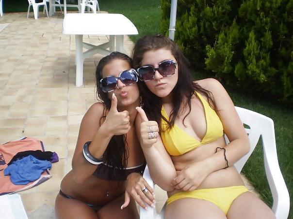 23P HORNY BEACH TEENS AND SLUTS 01 - DIRTY COMMENTS PLS