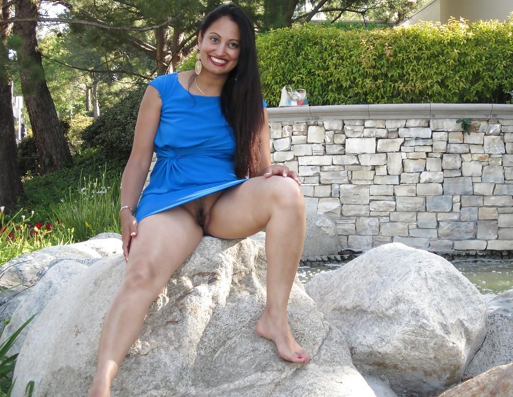 15P INDIAN woman strips off blue dress