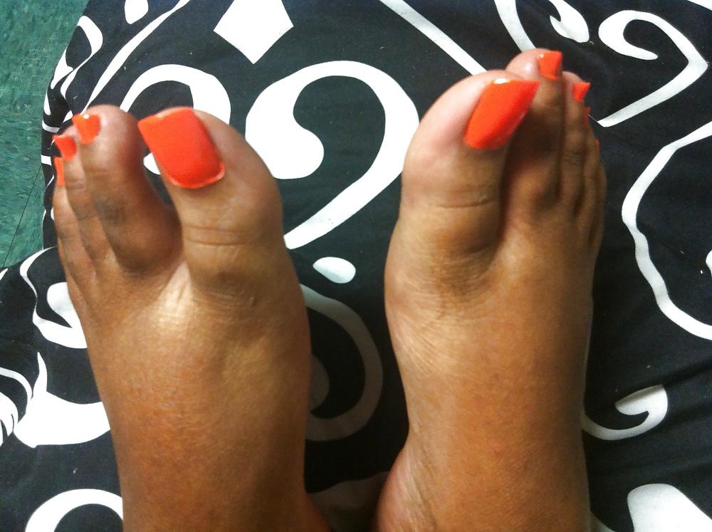 23P Orange Toes Footjob