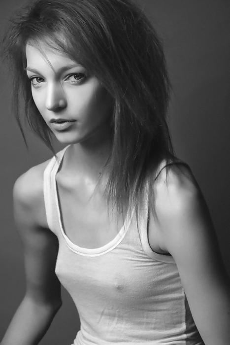 25P The Erotic Beauty of Petite Women Black and White 2