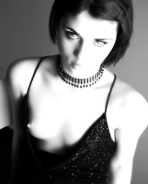25P The Erotic Beauty of Petite Women Black and White 2