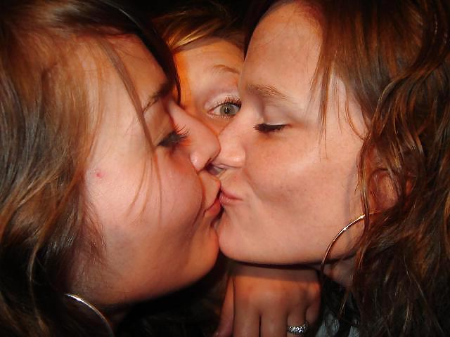 19P French kiss