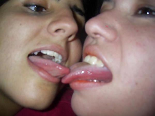 19P French kiss