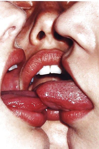 19P French kiss