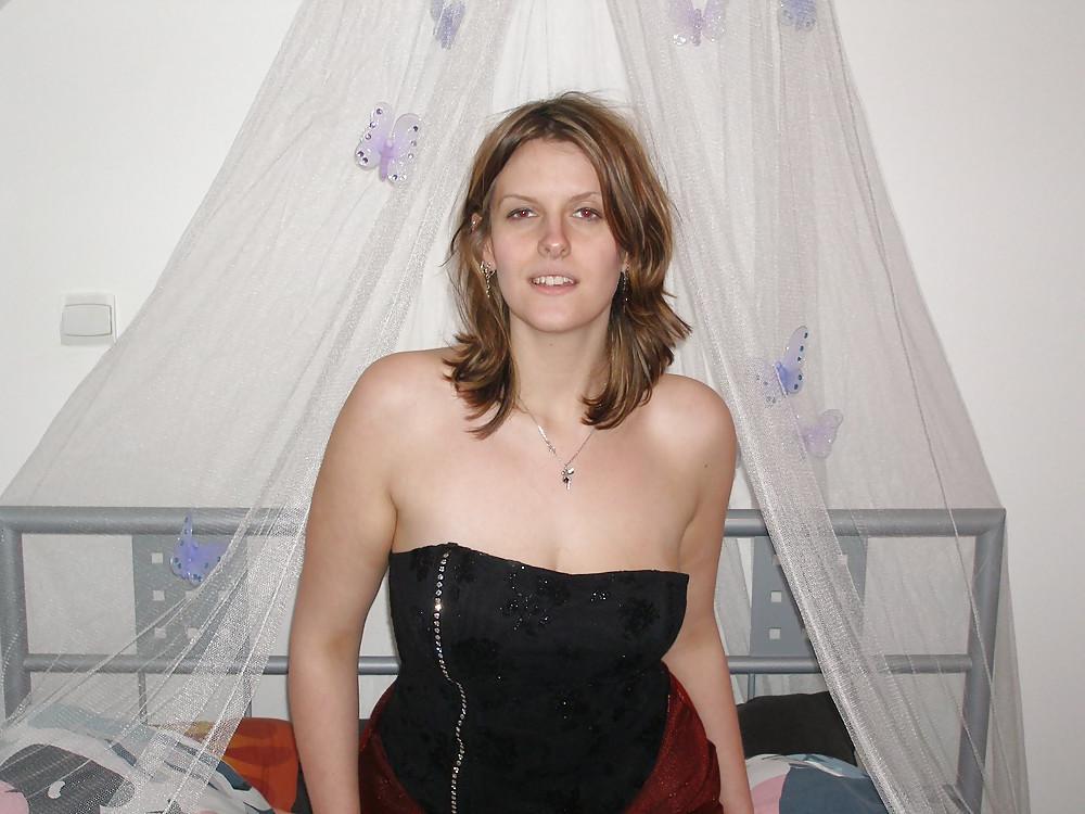 25P Busty Horny Amateur