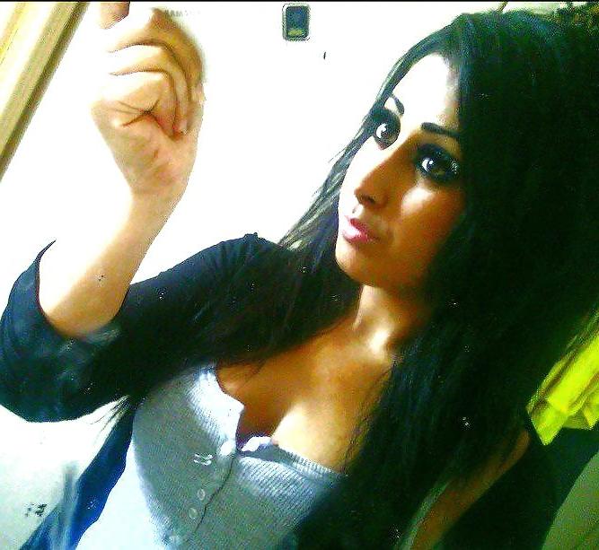 16P Who Wants To Fuck My Dirty GF?
