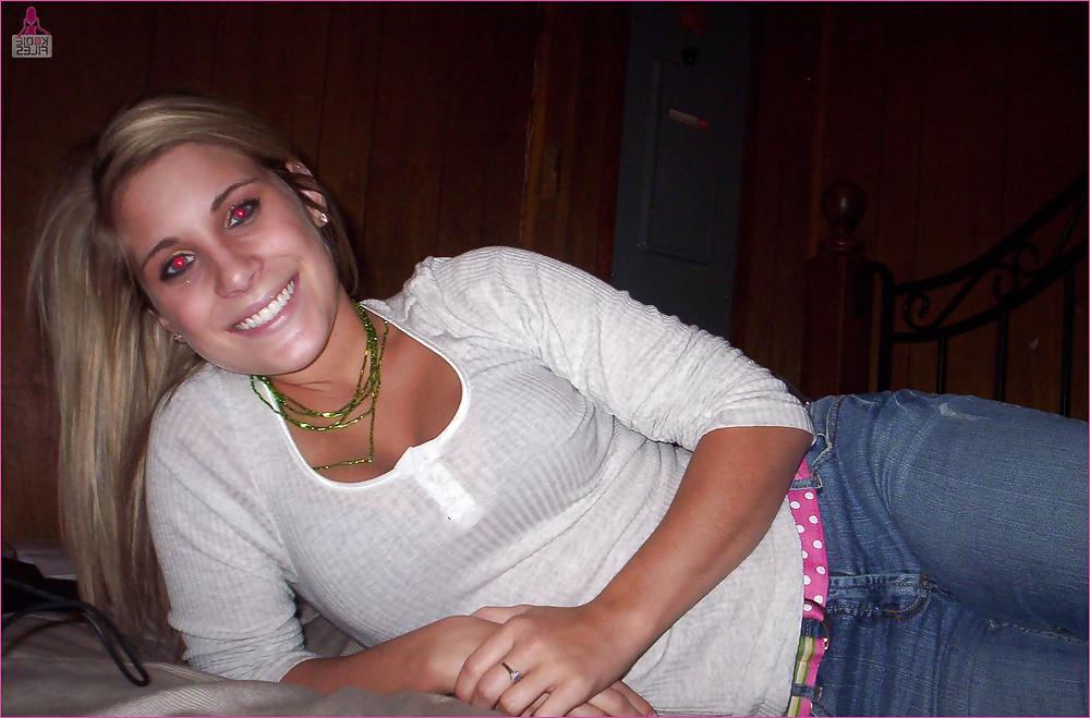 25P Pretty blonde with amazing body