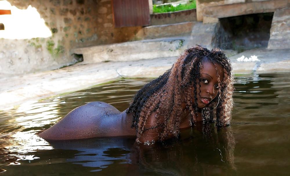 25P Stephy - Ebony beauty