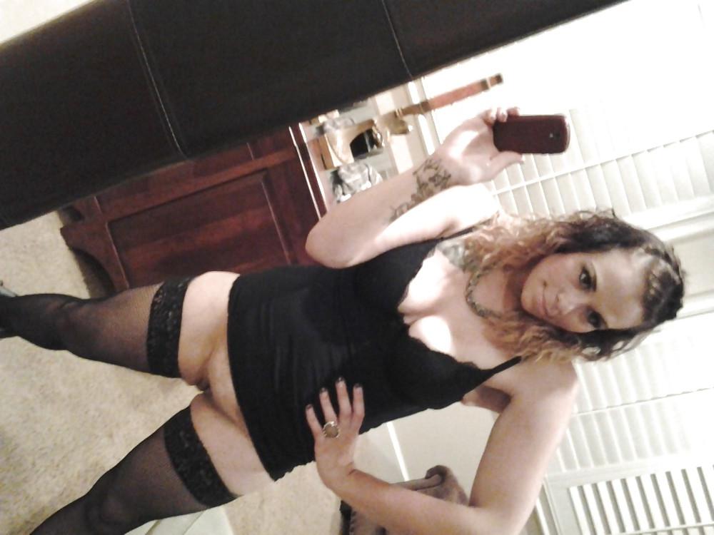 15P Nice Busty Milf