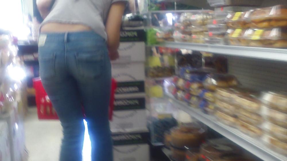 25P Standing behind a fine ass & butt in blue jeans
