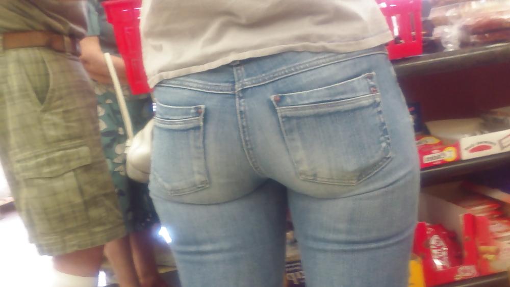25P Standing behind a fine ass & butt in blue jeans
