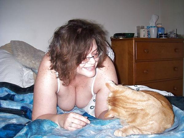 25P Clothed Busty Social Network Milf's 
