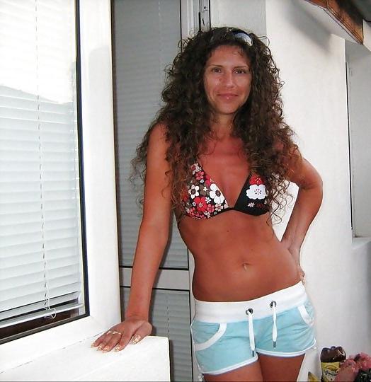 25P Sexy mommy from facebook. dirty comments pls