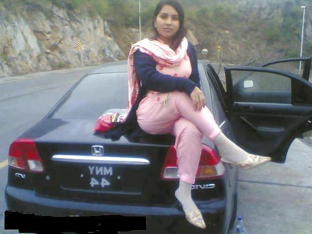 25P Pakistani Young Beautiful Girls