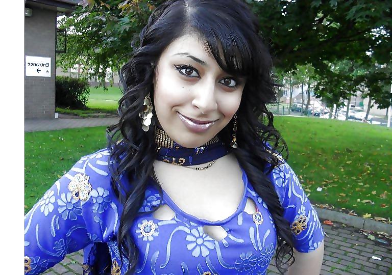 25P Pakistani Young Beautiful Girls