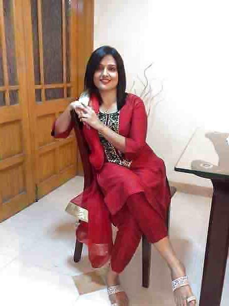 25P Pakistani Young Beautiful Girls