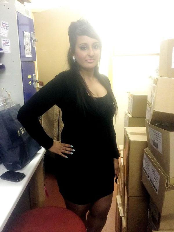 25P Pakistani Young Beautiful Girls
