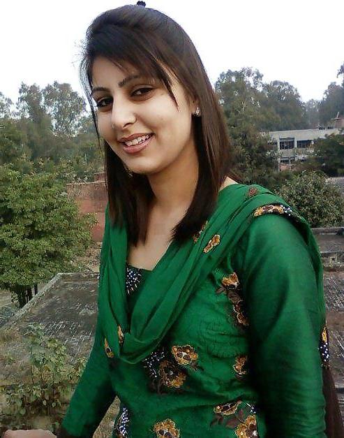 25P Pakistani Young Beautiful Girls
