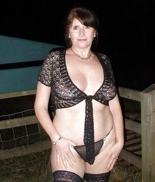 25P Busty Milfs in Lingerie