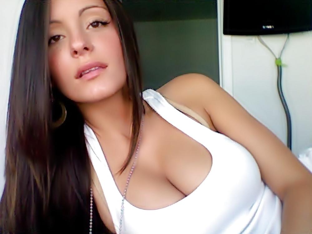 25P Busty Amateurs Mix