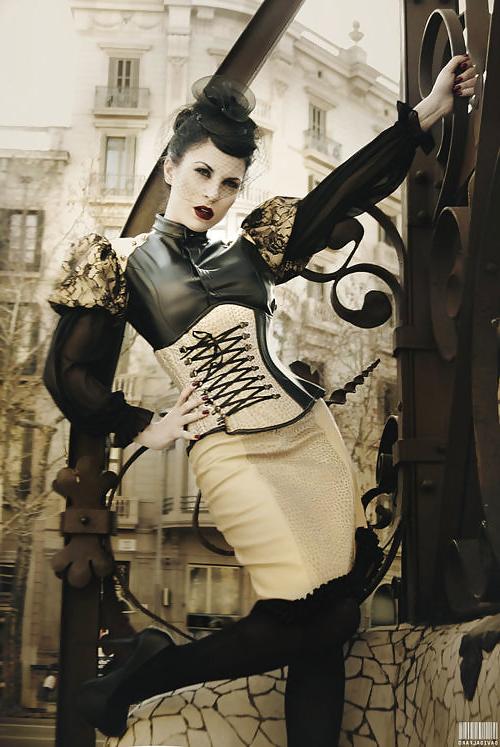 25P Corset 12!