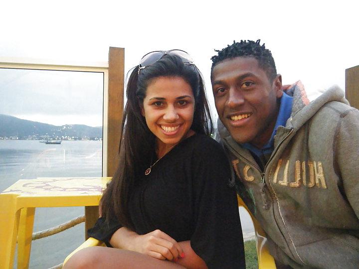 25P Ugly soccer Player with beautifull Girls