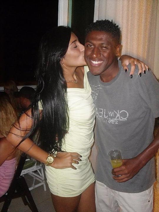 25P Ugly soccer Player with beautifull Girls