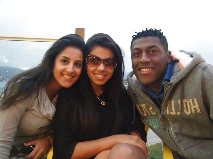 25P Ugly soccer Player with beautifull Girls