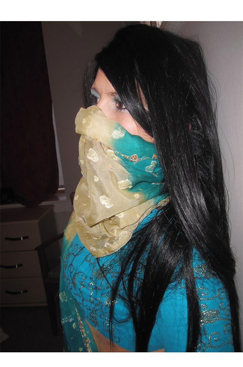 5P UK pakistani slut teasing