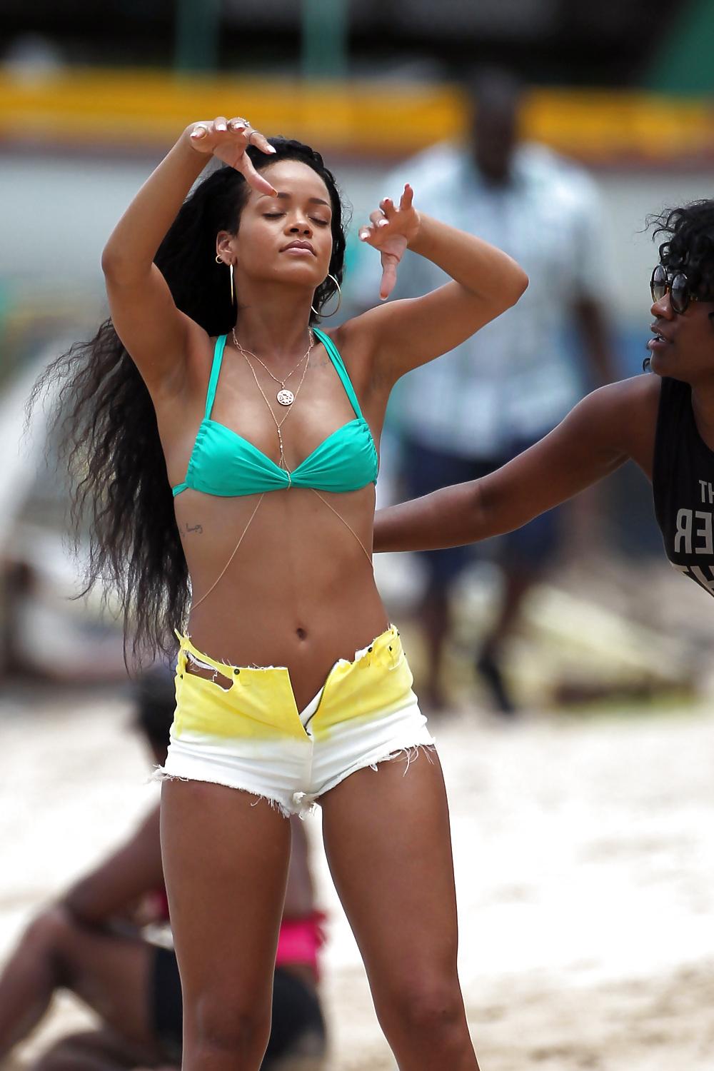 13P Rihanna Filming TV Advert LITTLE BIKINI TITS