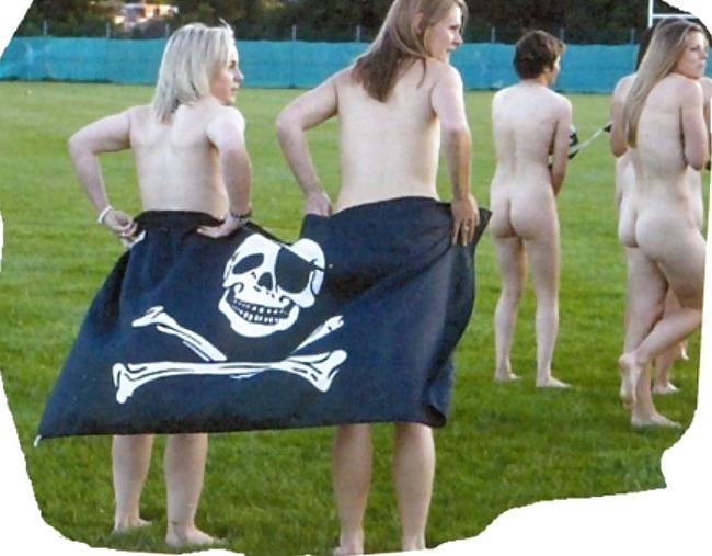 21P Dirty Rugby Girls
