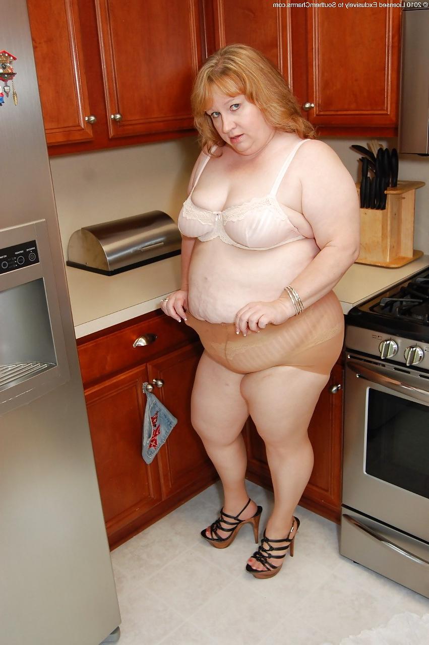 25P Sexy grannys in pantyhose