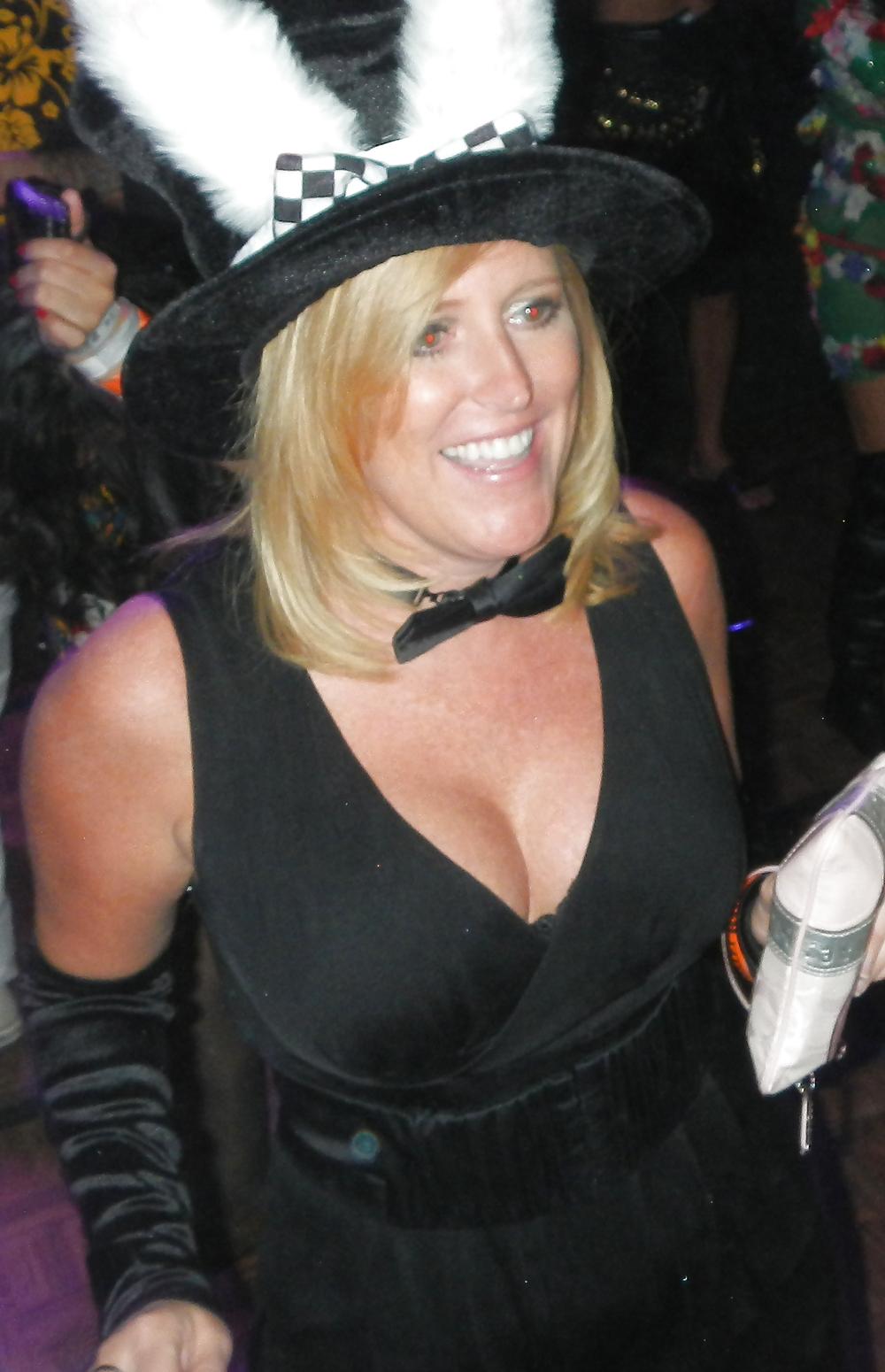 23P Busty Flickr Milf 7 (non-nude)
