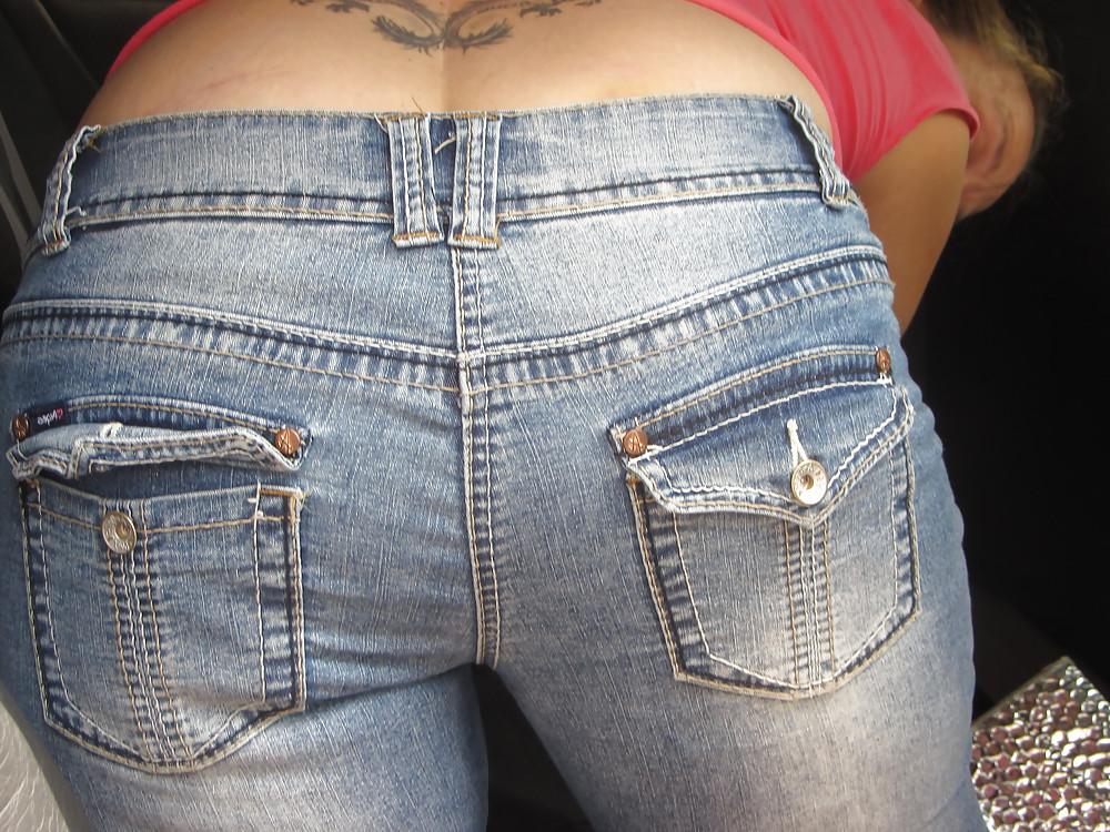 21P Tight Jeans & Dirty Barefeet