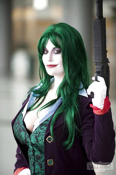 25P Hot Cosplay Girlz