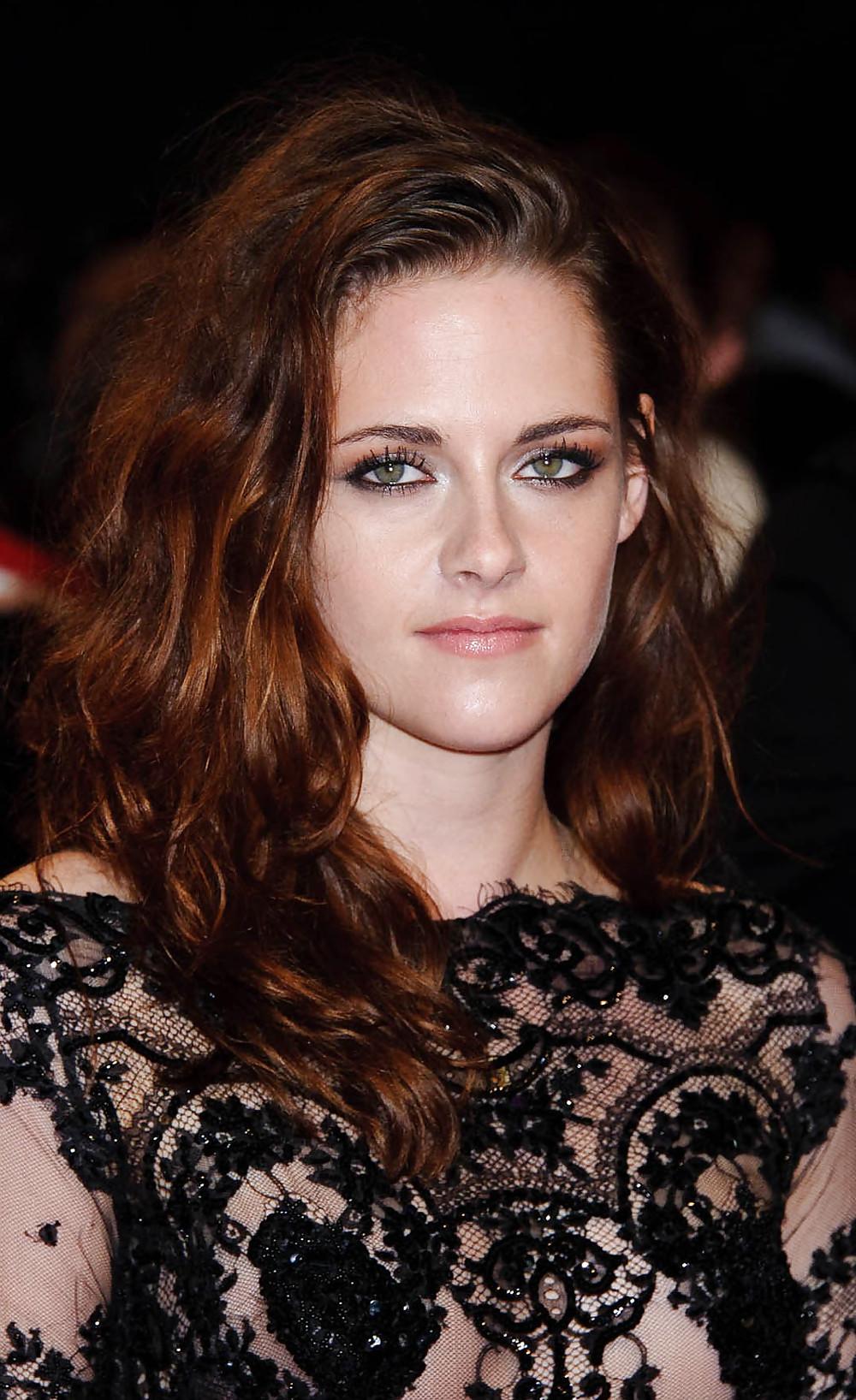 25P Kristen Stewart in a transparent dress