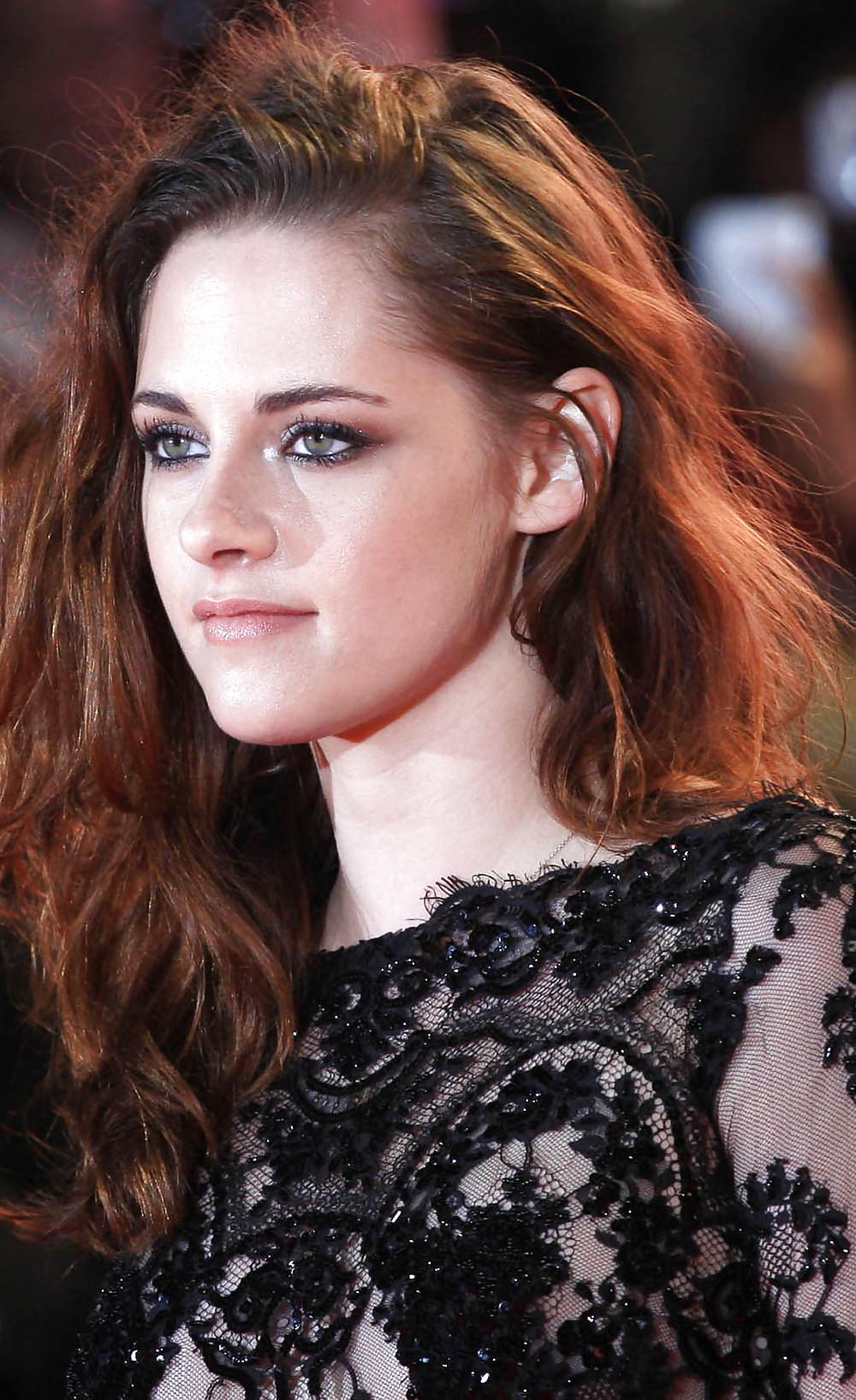 25P Kristen Stewart in a transparent dress